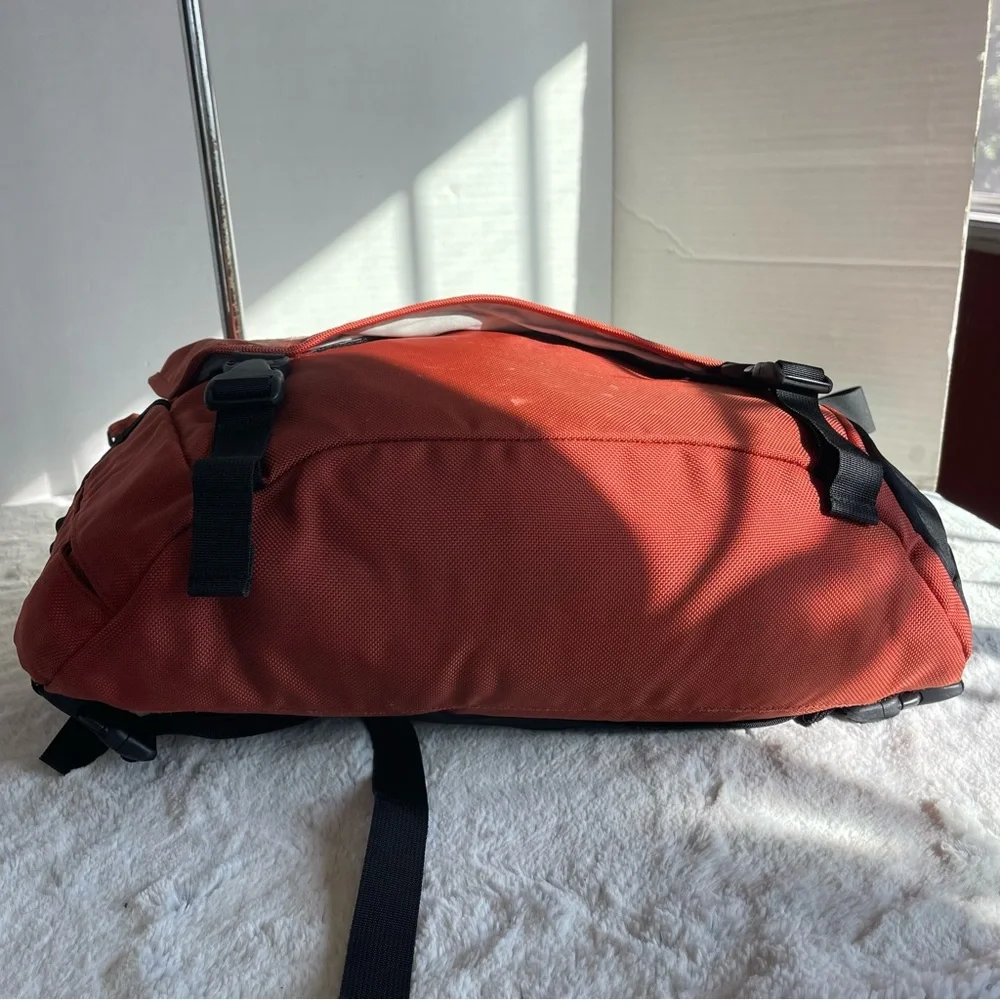Patagonia Half Mass Laptop Messenger Bag Commuter Briefcase Orange Black